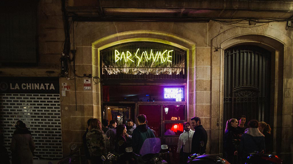 bar sauvage exterior