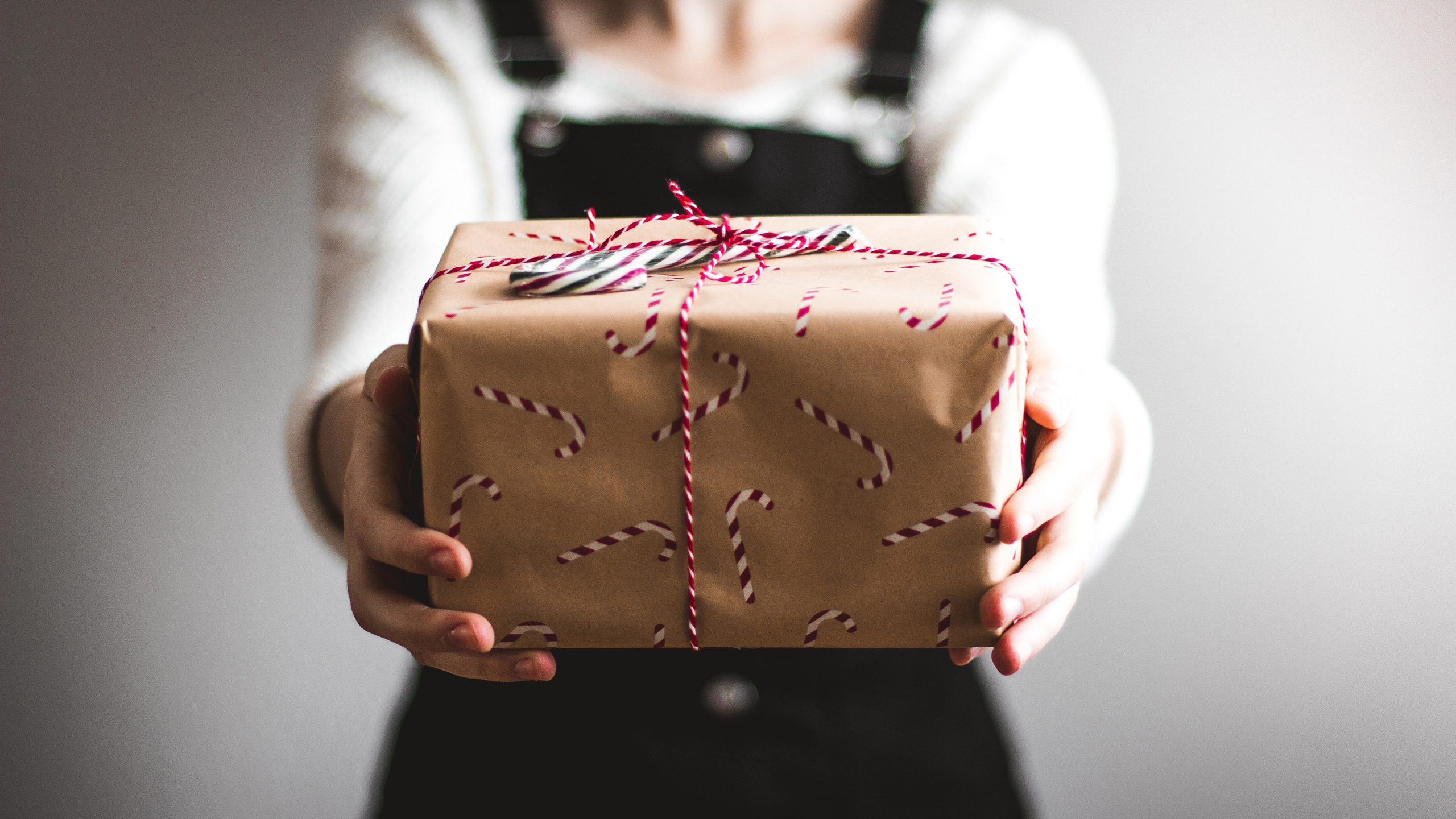 last-minute holiday gifts 2020 kira-auf-der-heide-IPx7J1n_xUc-unsplash