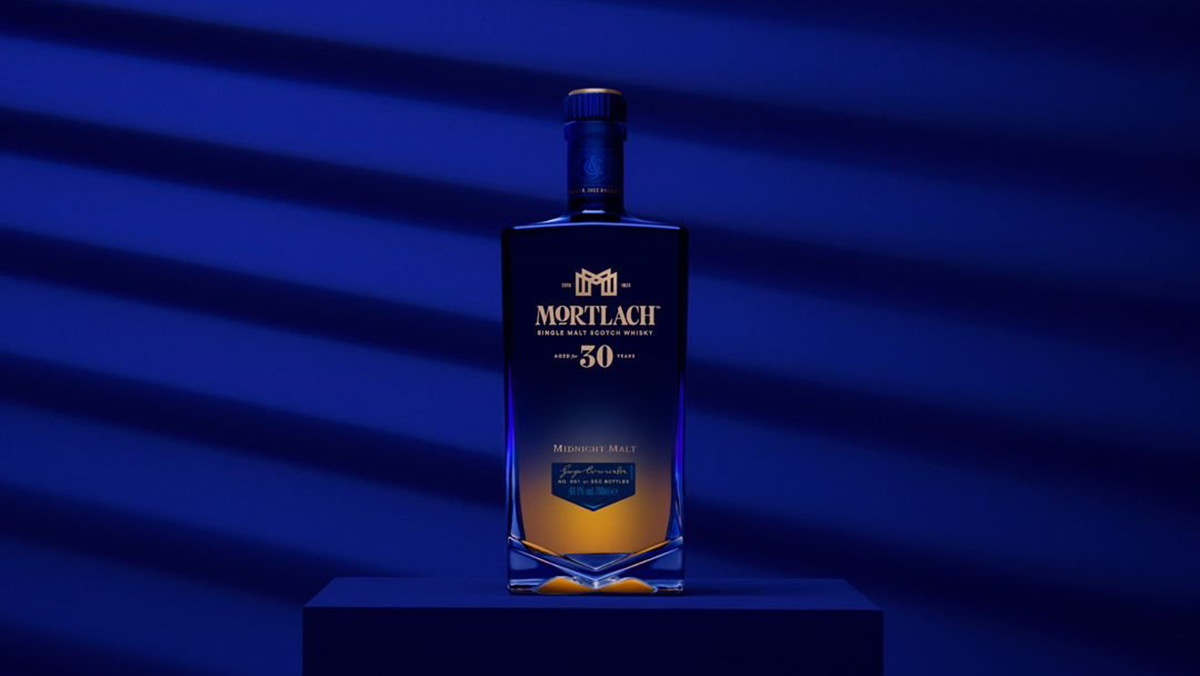 Mortlach Midnight Malt 30 blue stand